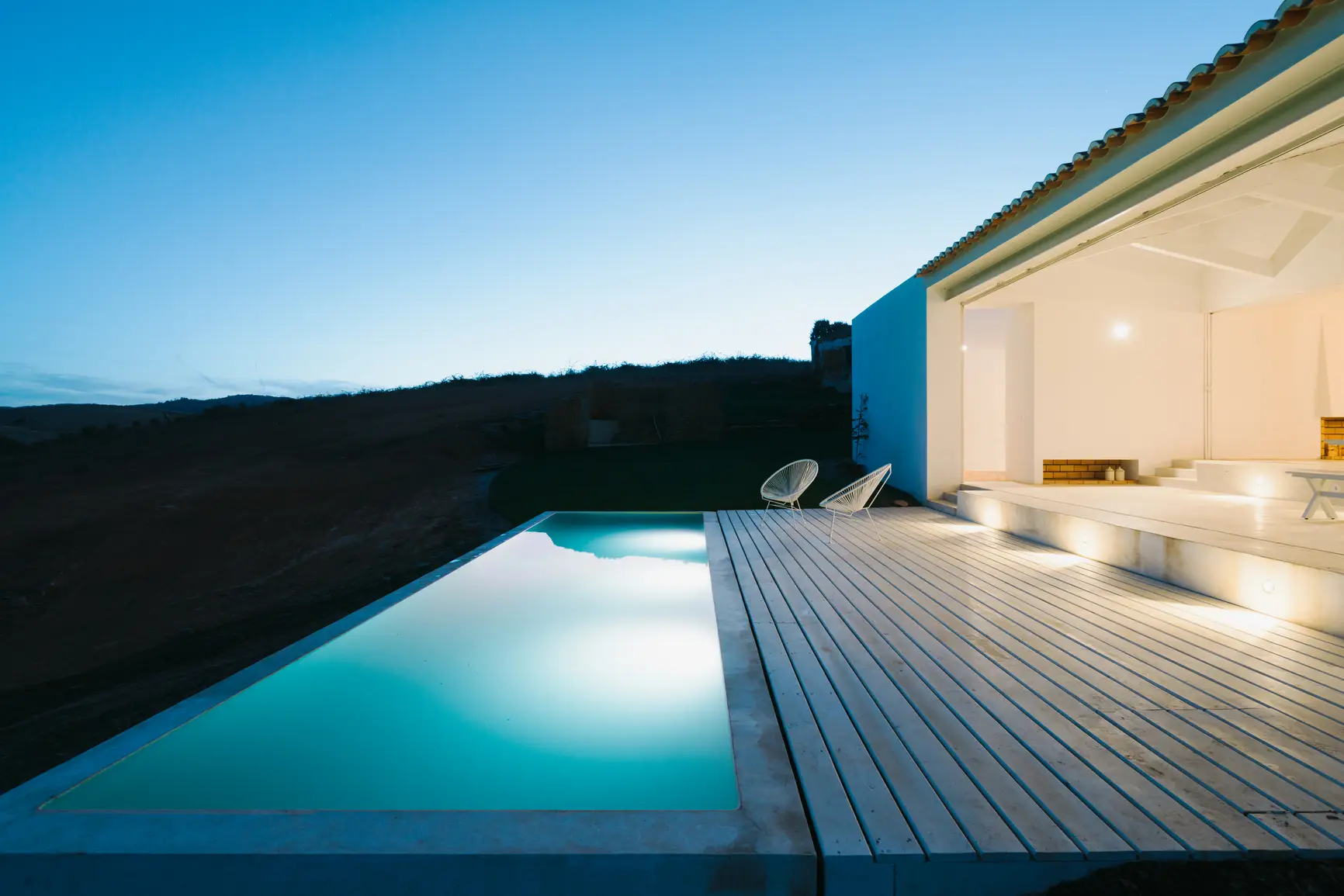 Poolhaus am Abend